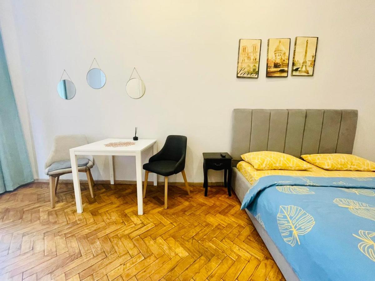 Джерельна 25, Апартаменти В Центрі З Двома Ізольованими Спальнями Lviv Exterior foto