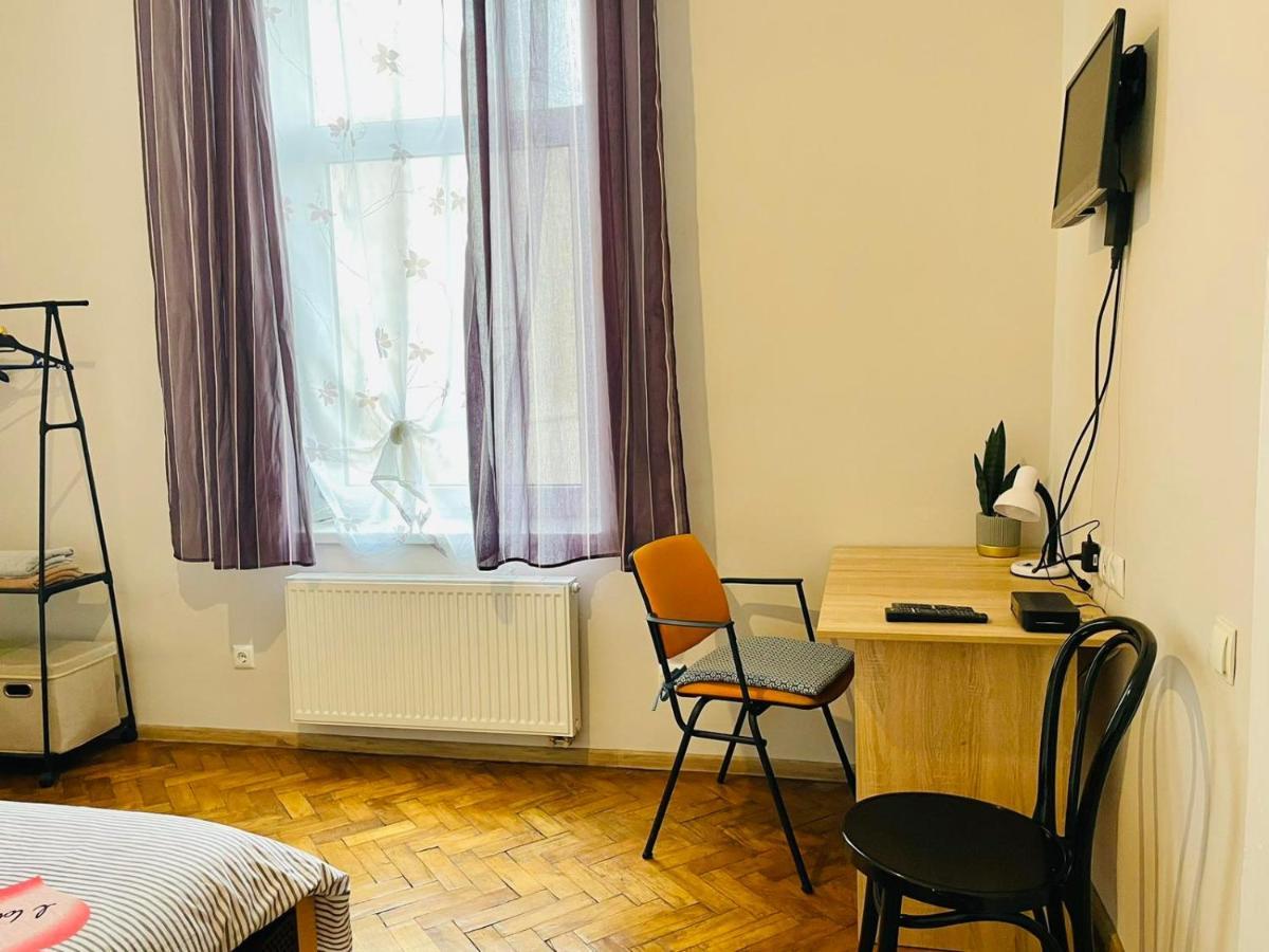 Джерельна 25, Апартаменти В Центрі З Двома Ізольованими Спальнями Lviv Exterior foto